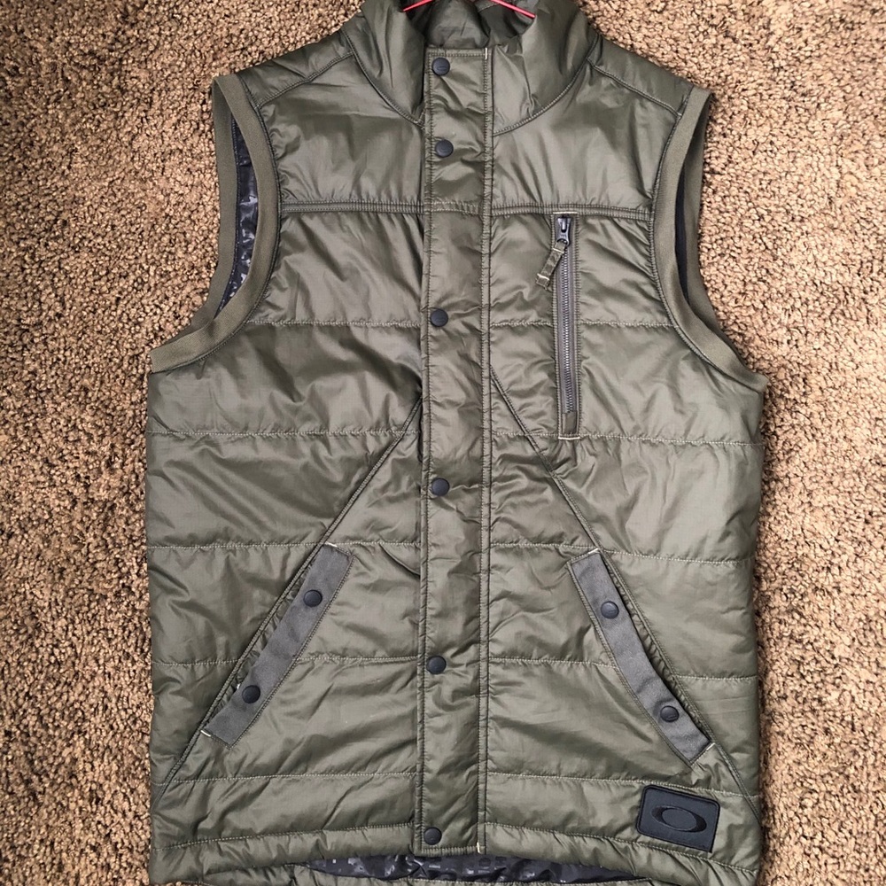 NWOT Mens Oakley Green Vest
